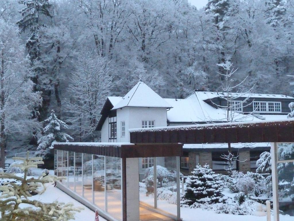 Romantik Waldhotel Mangold Bergisch Gladbach Exterior foto